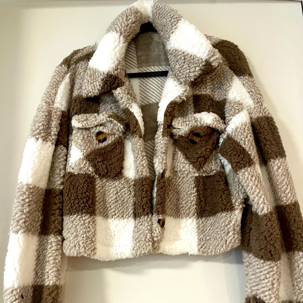 Never worn plushy plaid cropped jacket!